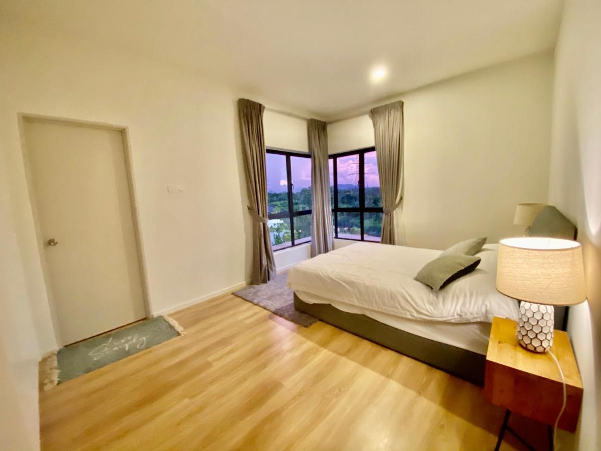 Faizal Madhi Homestay Кучинг Экстерьер фото