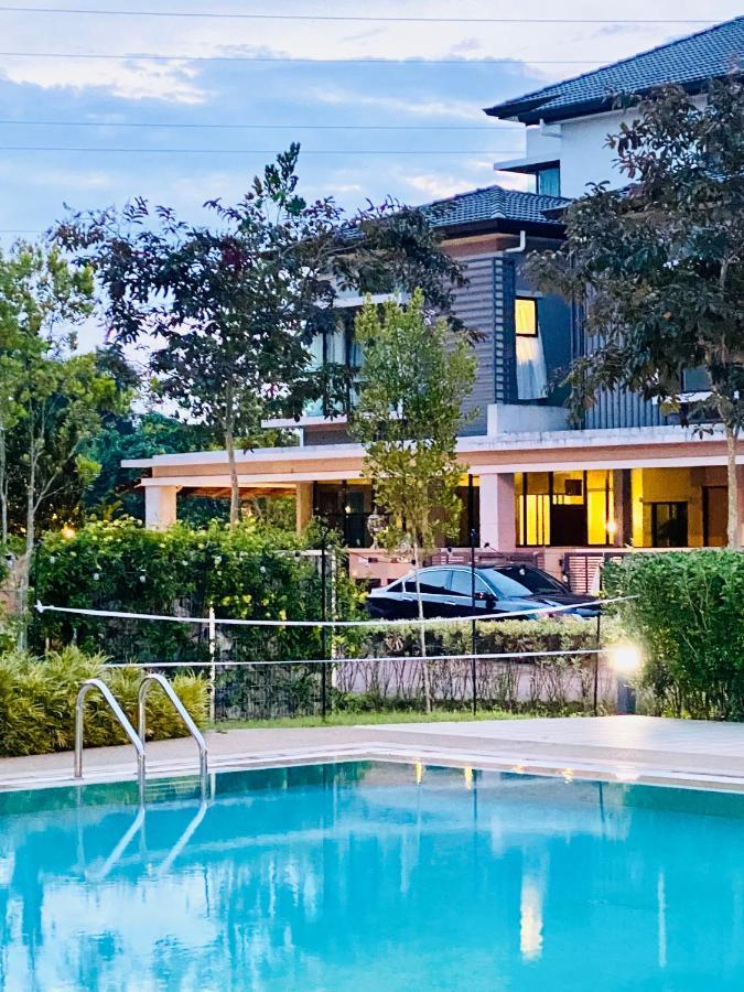 Faizal Madhi Homestay Кучинг Экстерьер фото
