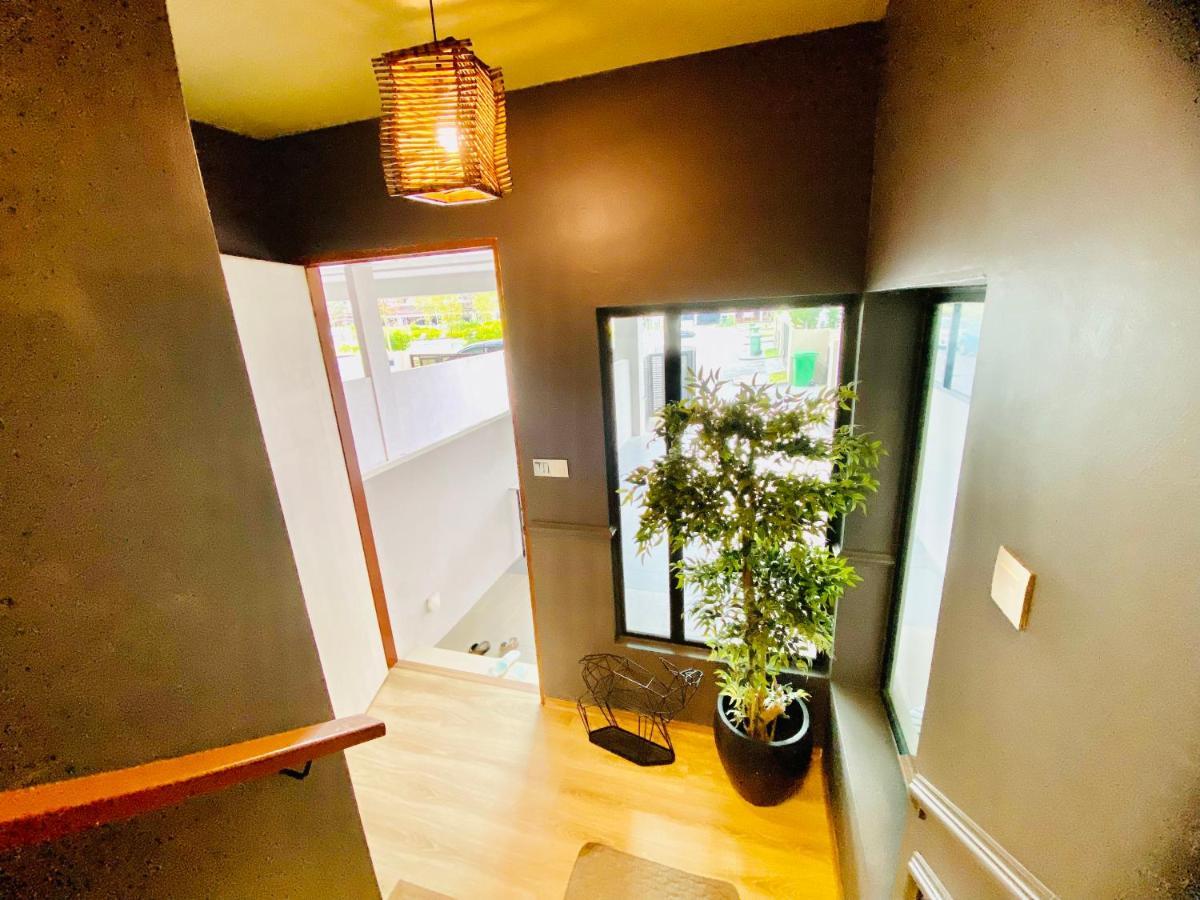 Faizal Madhi Homestay Кучинг Экстерьер фото